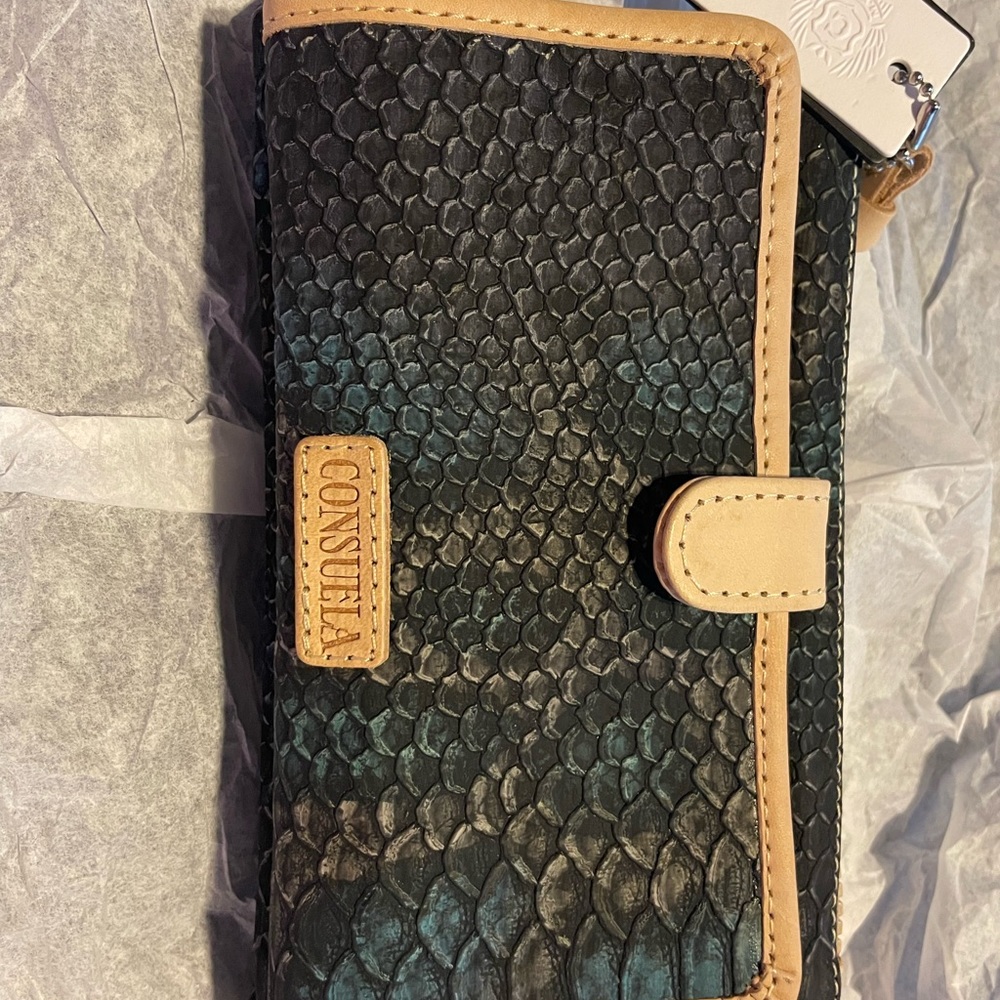 Consuela alligator/snake skin wallet. New. Never used